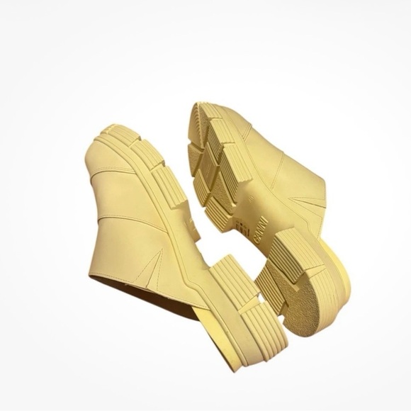 Ganni Unisex Platform Mule Clogs Pale Banana New with Dust Bag - Picture 7 of 11